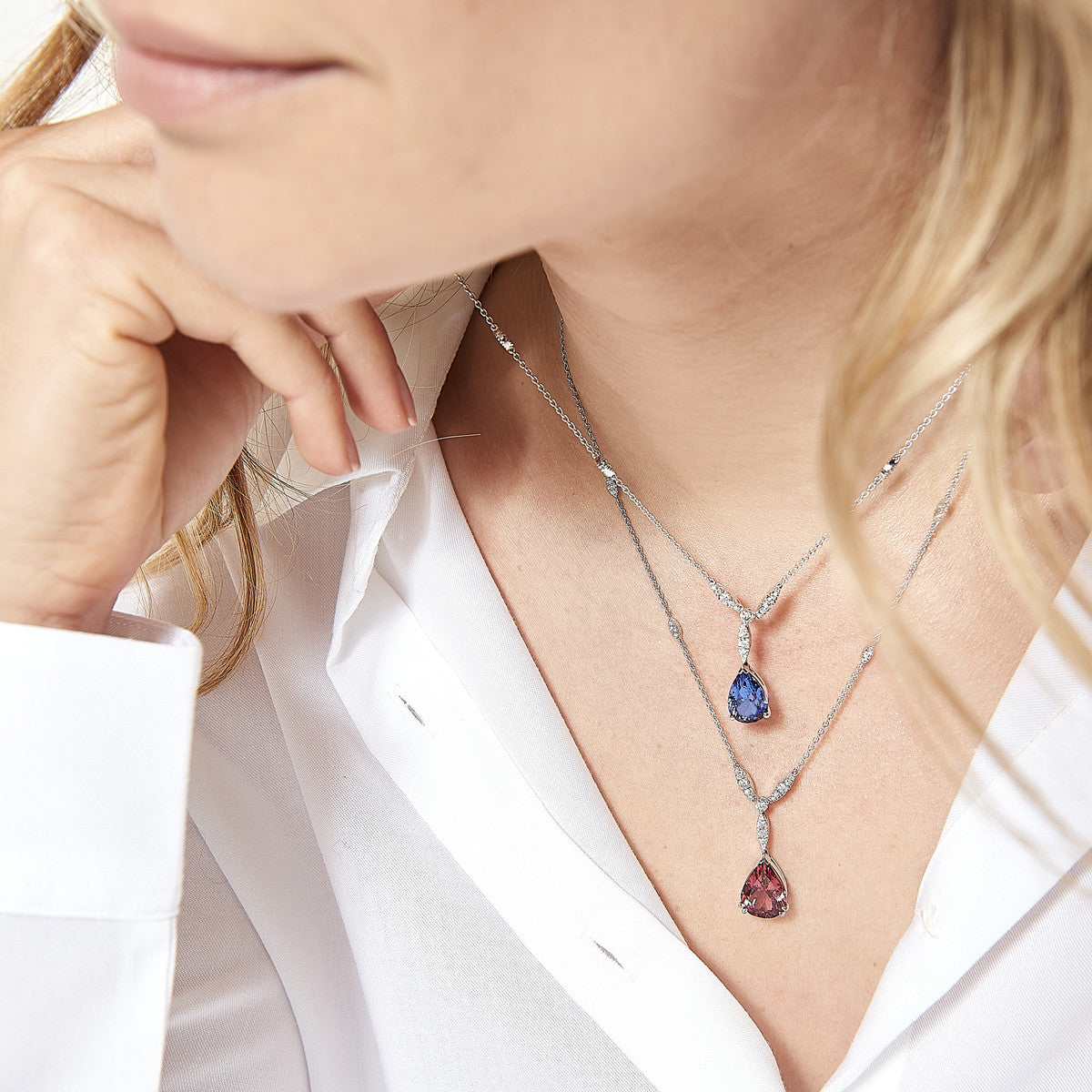 PromenadePendentif, or blanc, rubis taille poire, diamants - PF