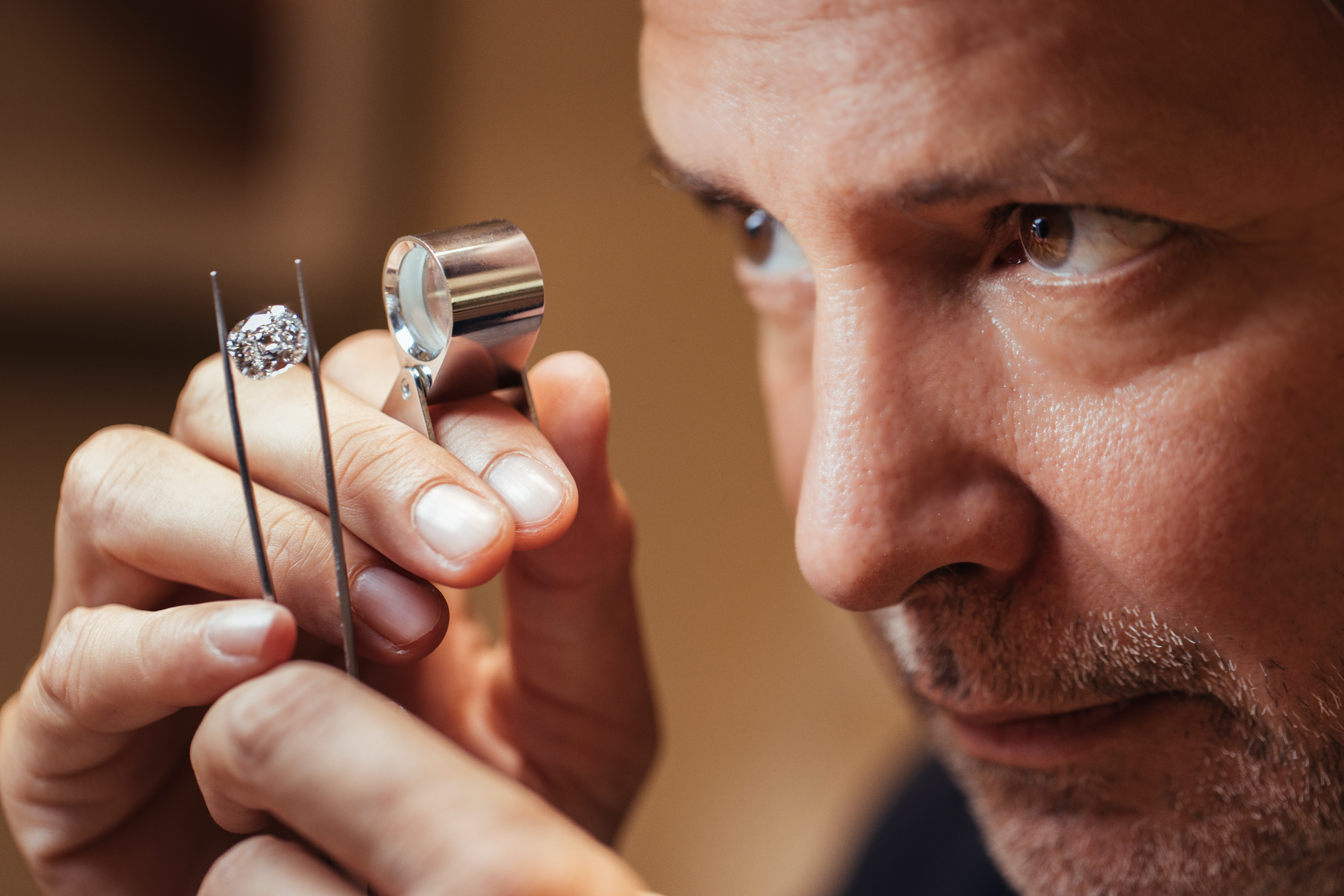Reportage TF1 : SUR LA ROUTE DES DIAMANTS EN INDE