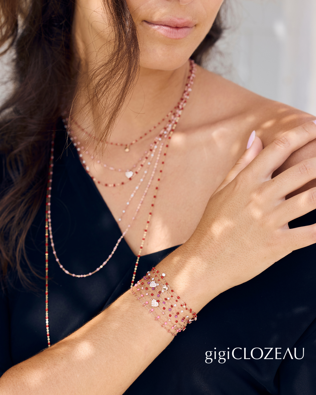 Cou de femme avec des bijoux Gigi Clozeau