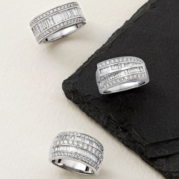 Grande CassiopéeBague, or blanc, diamants - ONG
