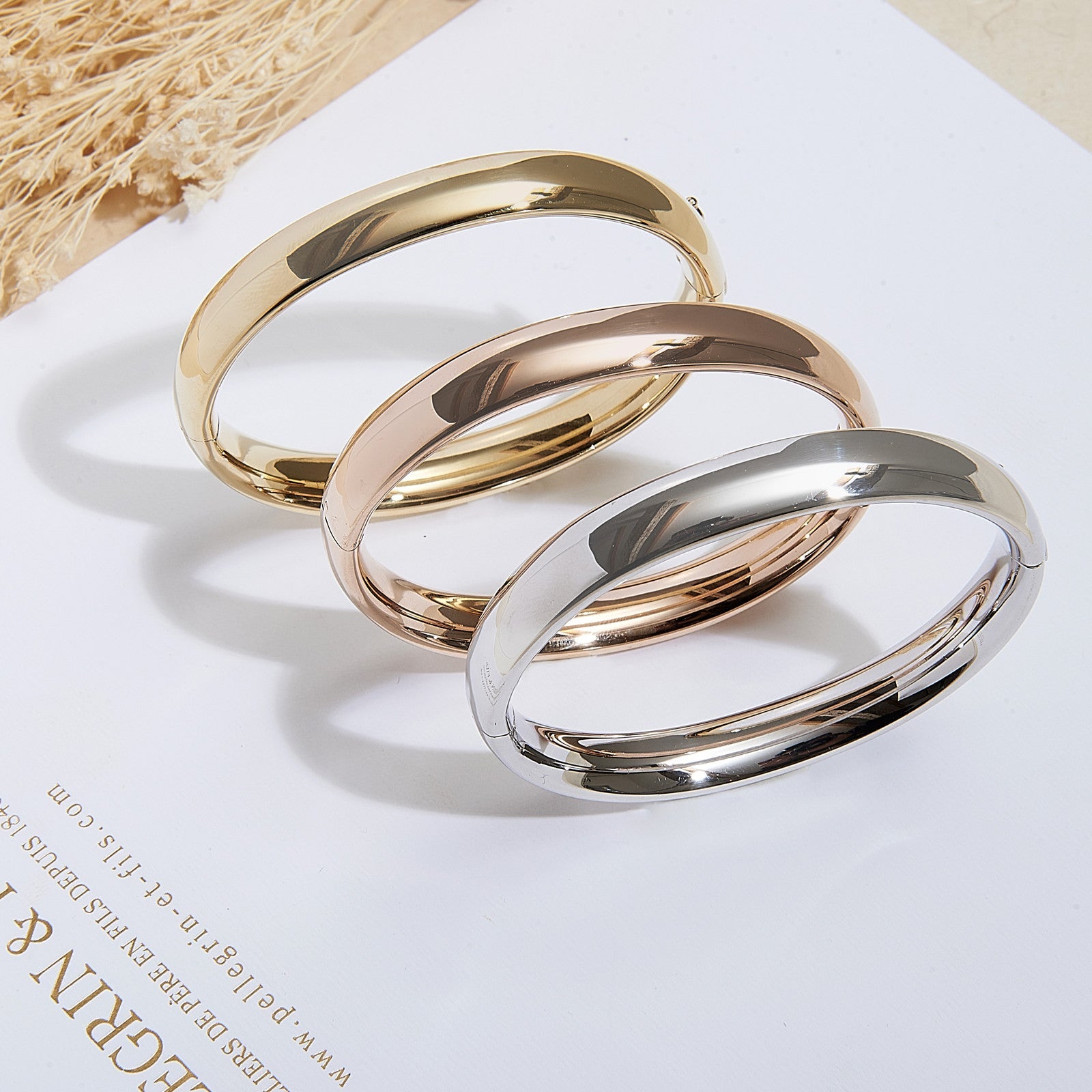 Jonc Ouvrant ovale bombé