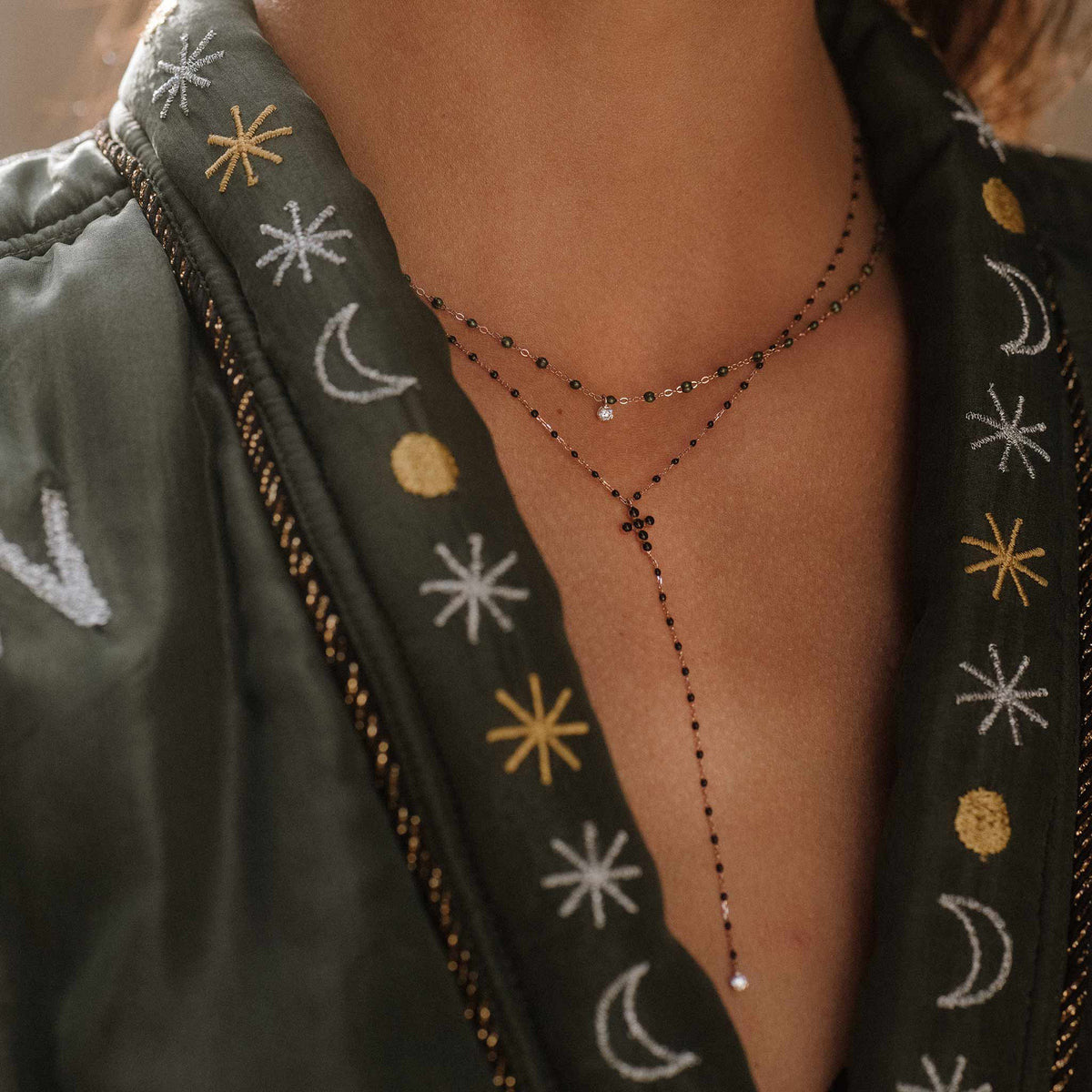 Croix perléeChapelet, Gigi Clozeau, or, résine, diamant - GIGI