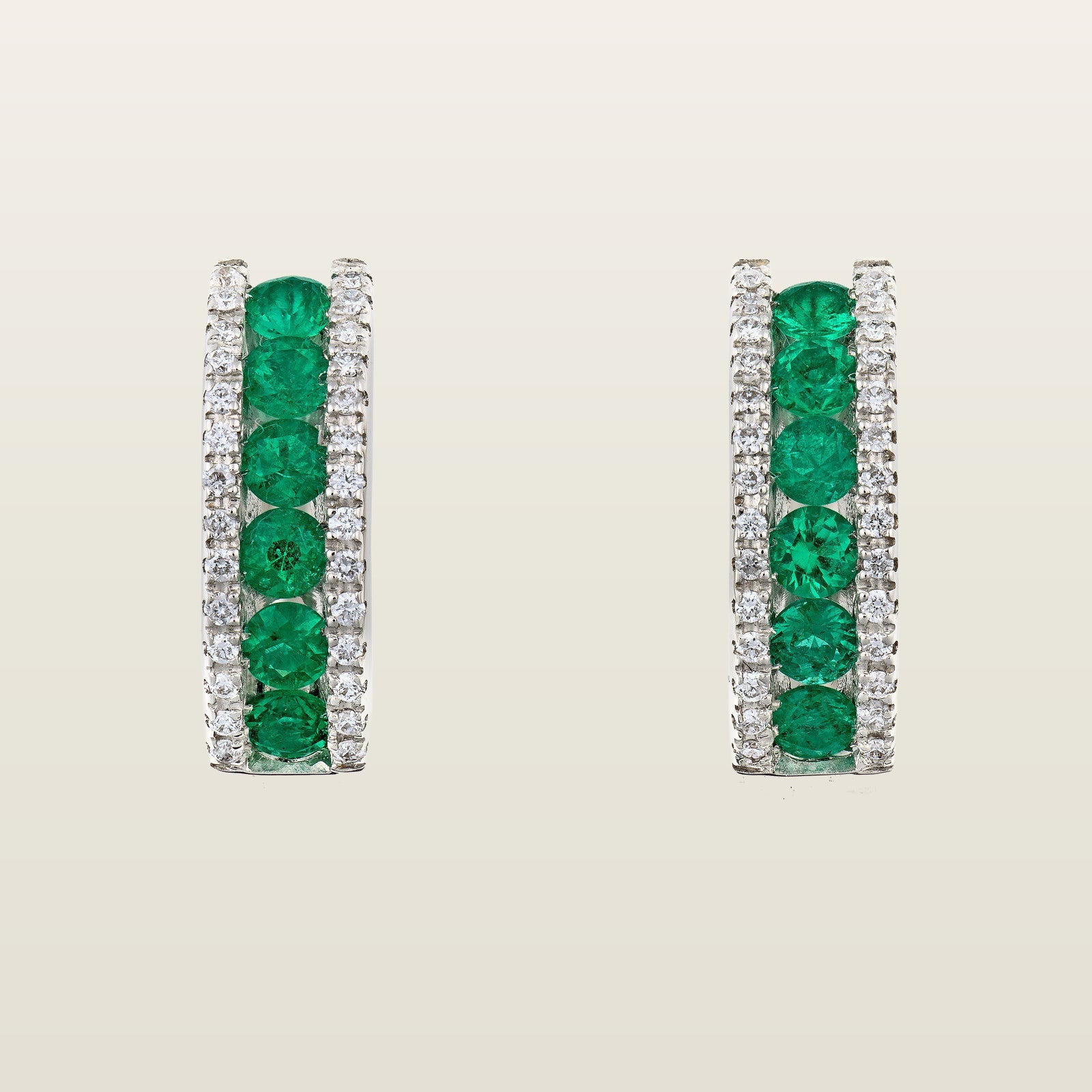 CassiopéeBoucles d'oreilles, or blanc, émeraudes, diamants - MIL