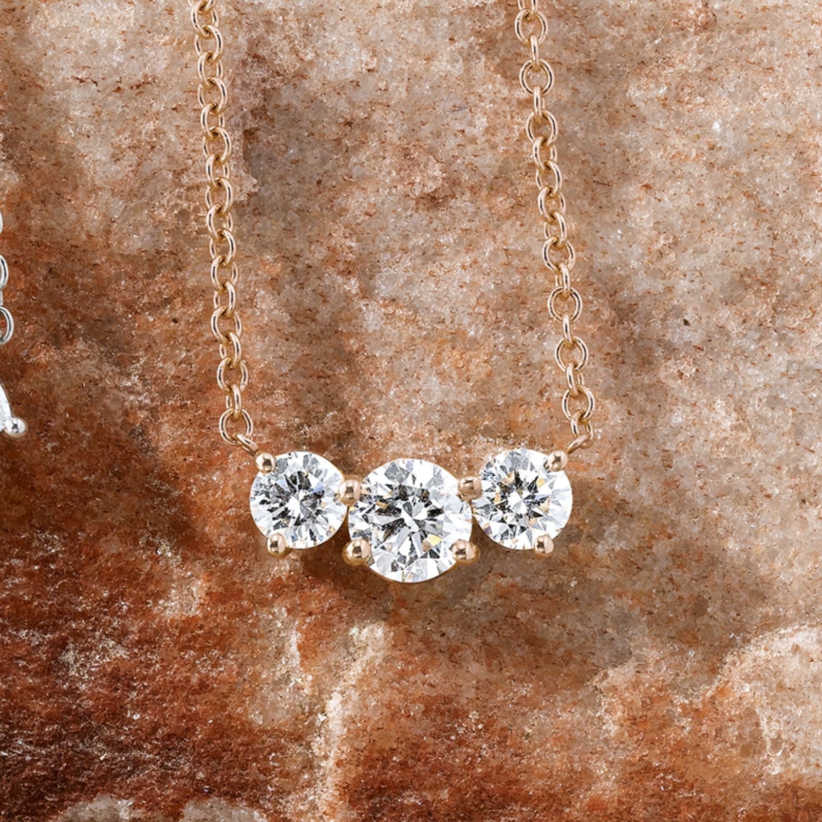 TrilogieCollier, or, diamants - BEH