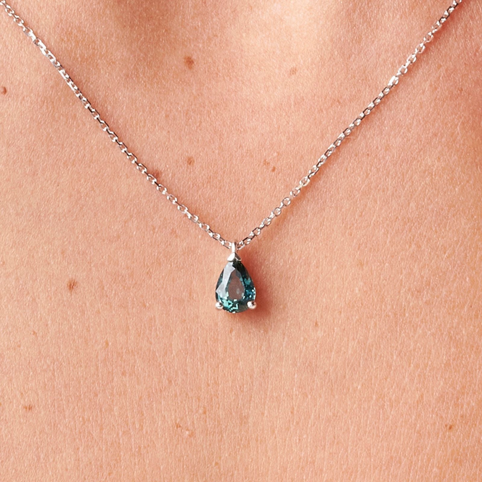 ÉternitéPendentif, or, saphir vert taille poire - PF