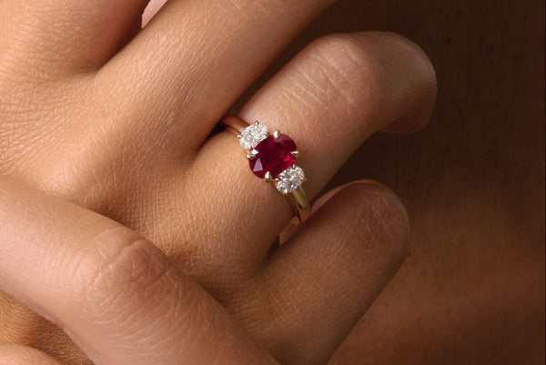 TrilogieBague, or, rubis, diamants ovale - PF