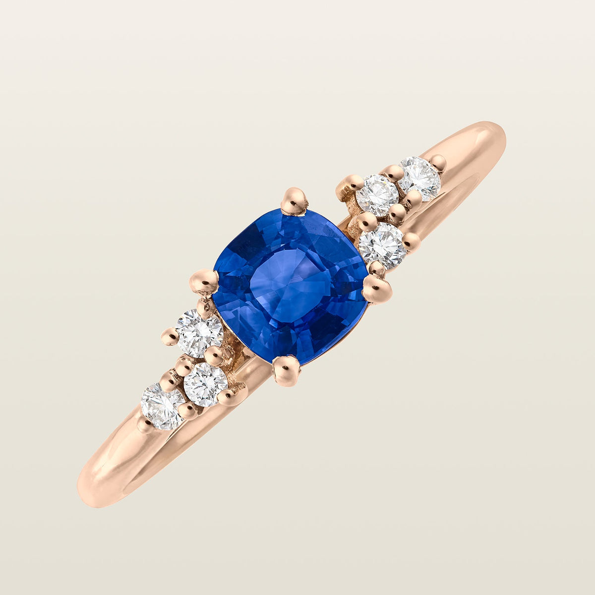 packshot Bague pierre précieuse saphir et diamants naturels - baby lila - nuage 