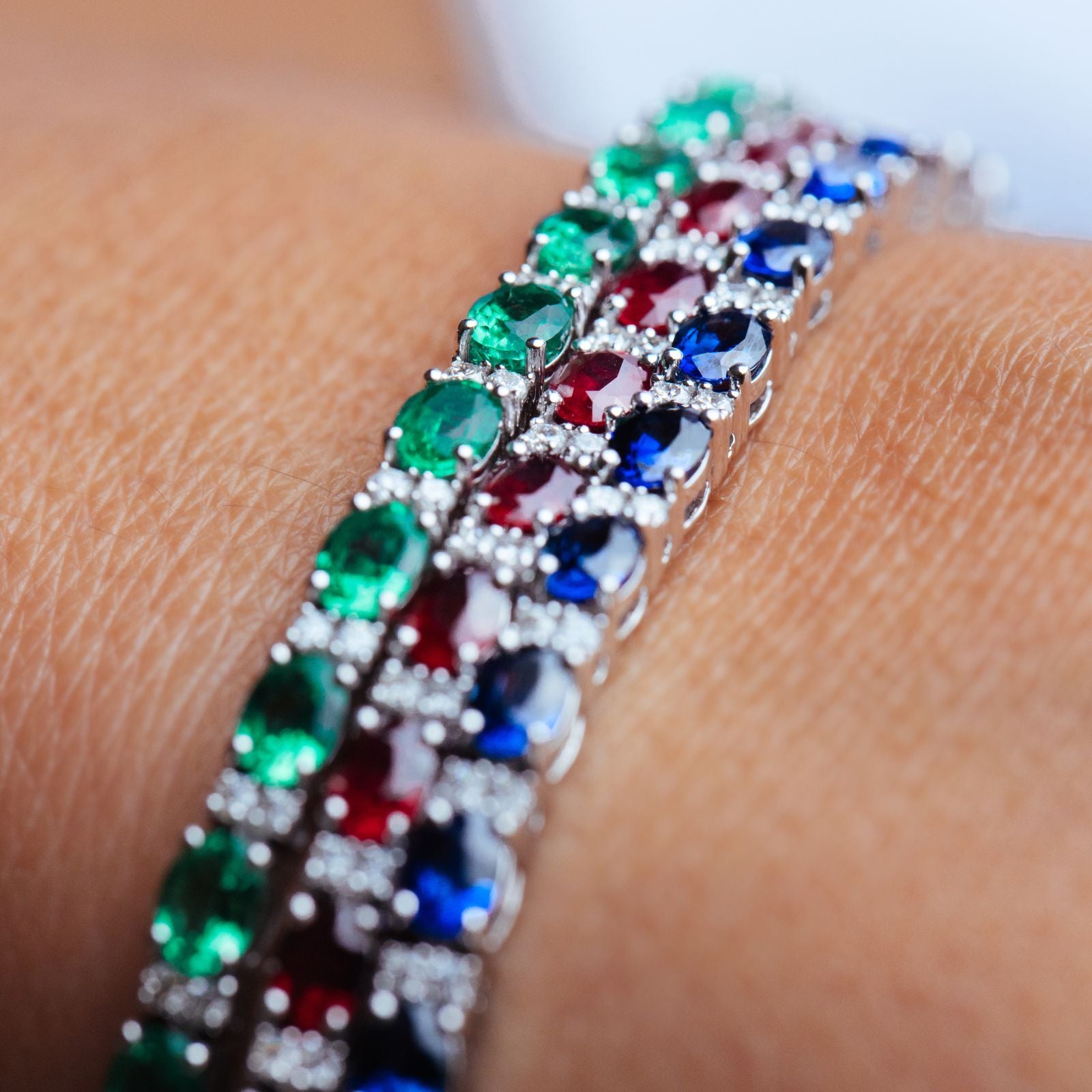 Rivière saphirs et diamantsBracelet, or blanc, saphirs, diamants - MID