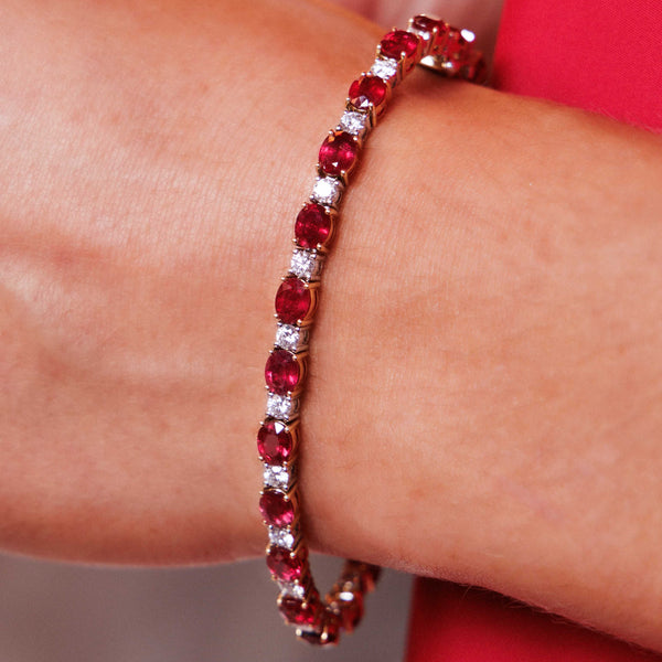 Rivière rubis et diamantsBracelet or rubis taille ovale et diamants - MID